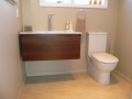 16 L Tiled bathroom